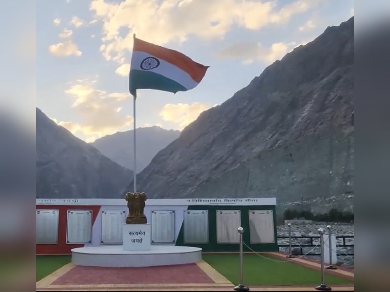 वन्दे मातरम् की 150वीं वर्षगांठ: भारतीय सेना ने किया मां भारती को नमन 