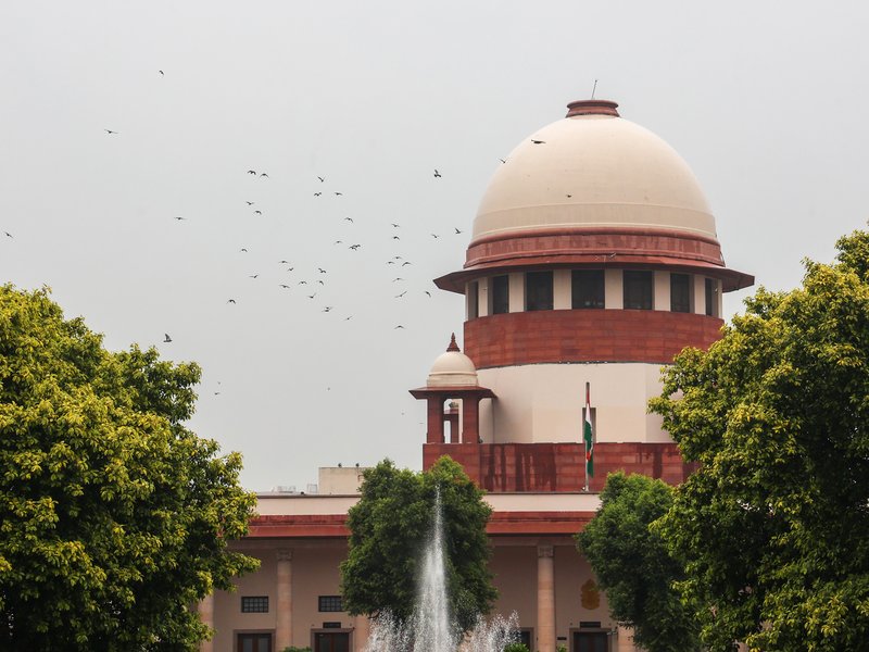 एयर इंडिया विमान हादसा: मृतक कैप्टन सुमित सभरवाल के पिता की याचिका पर सुप्रीम कोर्ट ने डीजीसीए को जारी किया नोटिस