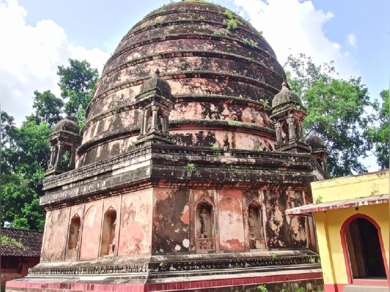 नवग्रह मंदिर: नौ ग्रह को संतुलित करता है ये मंदिर, दूर-दूर से नवजात बच्चों की कुंडली बनवाने आते हैं श्रद्धालु