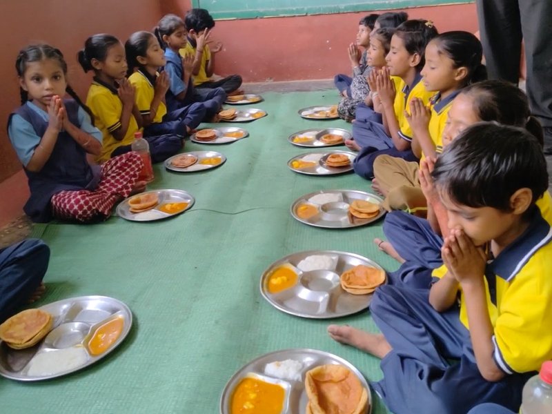 पीएम पोषण आहार योजना: दमोह के बच्चों को मिल रही पौष्टिक और स्वादिष्ट थाली