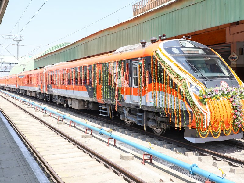 India’s offer to supply Vande Bharat trains to Angola is strategic move: PHDCCI Chief