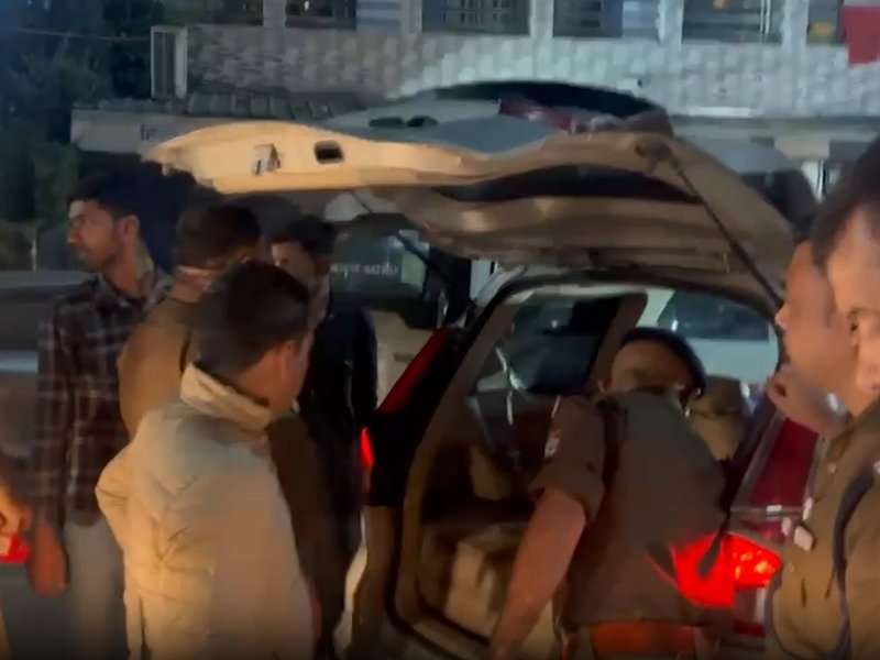 दिल्ली हादसे के बाद उत्तराखंड बॉर्डर सील, रेलवे स्टेशन और बस अड्डों पर चल रहा चेकिंग अभियान