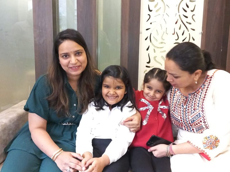 अमृतसर: दो मासूम बच्चियों ने कला प्रदर्शनी से हुई कमाई बाढ़ पीड़ितों की मदद के लिए दे दी, भगवंत मान ने सराहा 