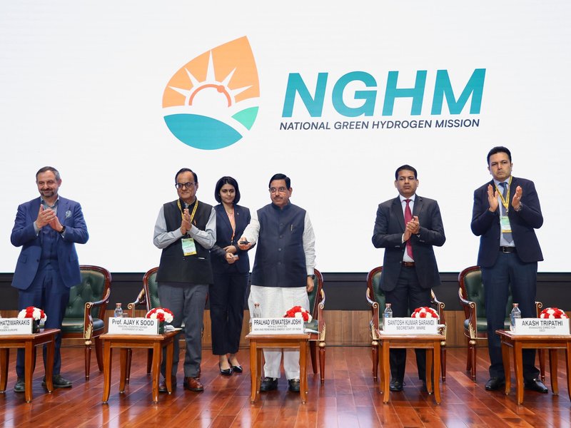केंद्रीय मंत्री प्रह्लाद जोशी ने बायोमास-बेस्ड हाइड्रोजन पायलट प्रोजेक्ट्स के लिए 100 करोड़ रुपए की योजना की घोषणा की