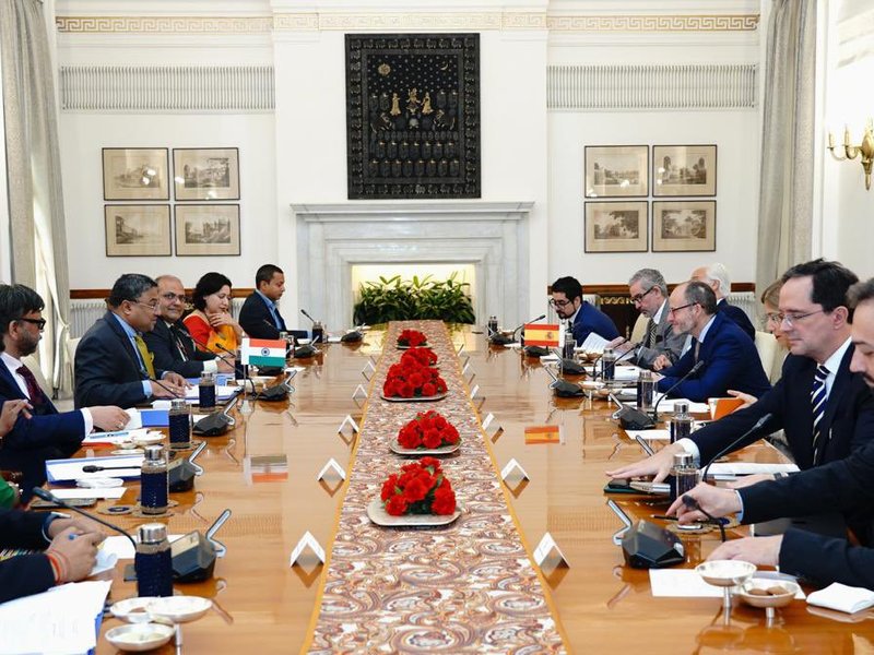 India and Spain review bilateral ties, discuss issues of mutual concern 
