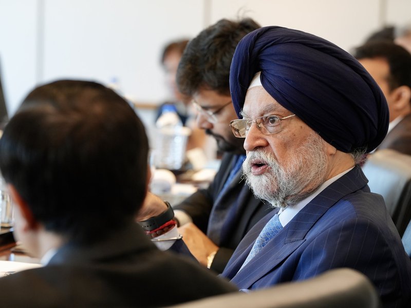 कोरिया की प्रमुख शिपिंग कंपनियों के प्रमुखों से मिले केंद्रीय मंत्री हरदीप सिंह पुरी