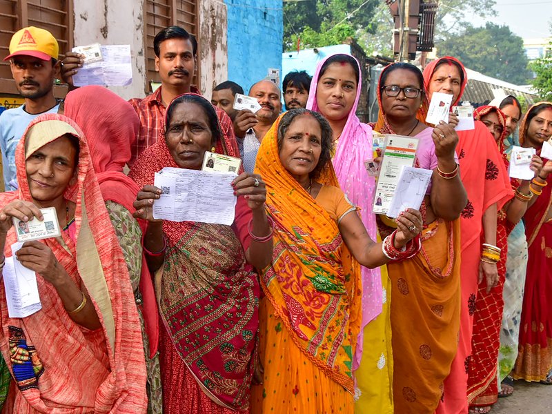 राजद हाफ, सन ऑफ मल्लाह साफ, कांग्रेस को पंजे की अंगुलियों के बराबर भी सीट नहीं, ये बिहार की जनता ने क्या किया?