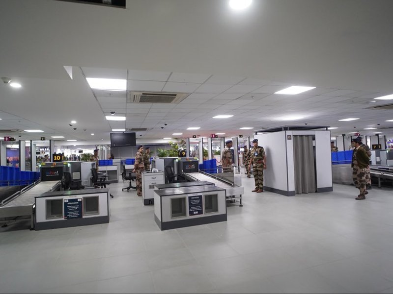 अक्टूबर में 1.42 करोड़ लोगों ने की हवाई यात्रा, वित्त वर्ष 26 में 6 प्रतिशत तक बढ़ सकती है यात्रियों की संख्या