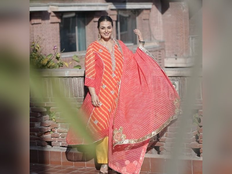 दर्शकों को आज भी पसंद है शिल्पा शिरोडकर और मिथुन चक्रवर्ती की ऑनस्क्रीन जोड़ी, फैंस की डिमांड पर की 9 फिल्में