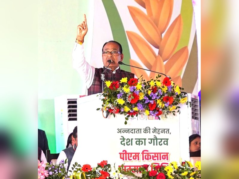 कांग्रेस बोझ बन गई, जिसके साथ जाती है, वो भी डूब जाता : शिवराज सिंह