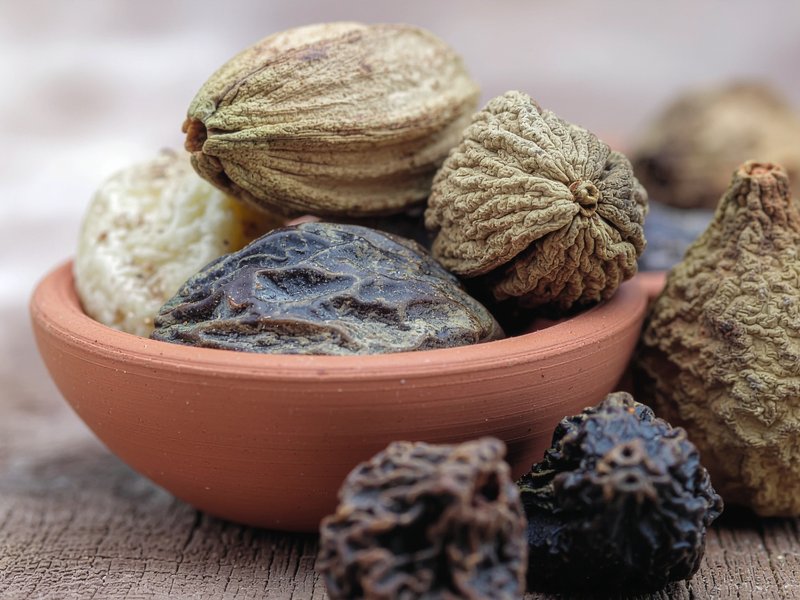   पेट की गहरी सफाई के लिए त्रिफला सबसे असरदार, रात में दूध के साथ लें