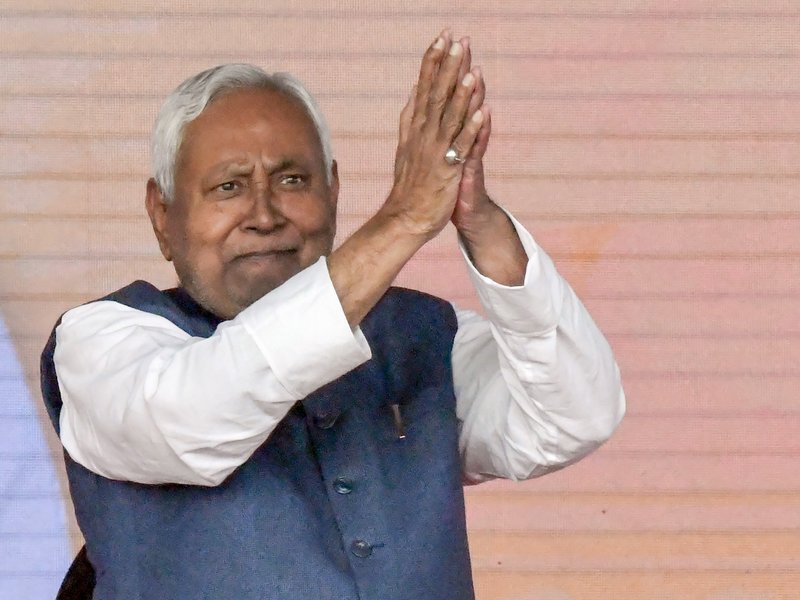 उपराष्ट्रपति और गृह मंत्री अमित शाह समेत कई प्रमुख नेताओं ने मुख्यमंत्री नीतीश कुमार को बधाई दी