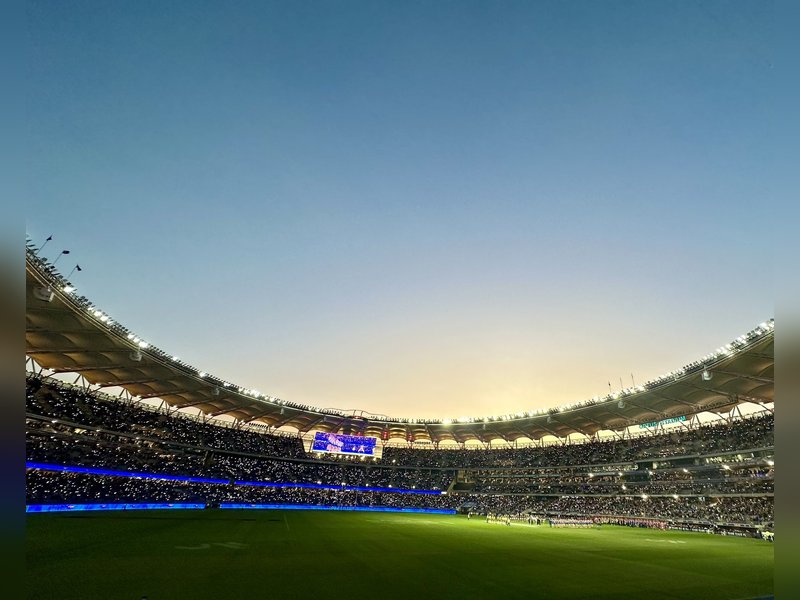 एशेज 2025-26 : ऑस्ट्रेलिया ने पहले ही टेस्ट में दोहराया 79 साल पुराना अनोखा रिकॉर्ड