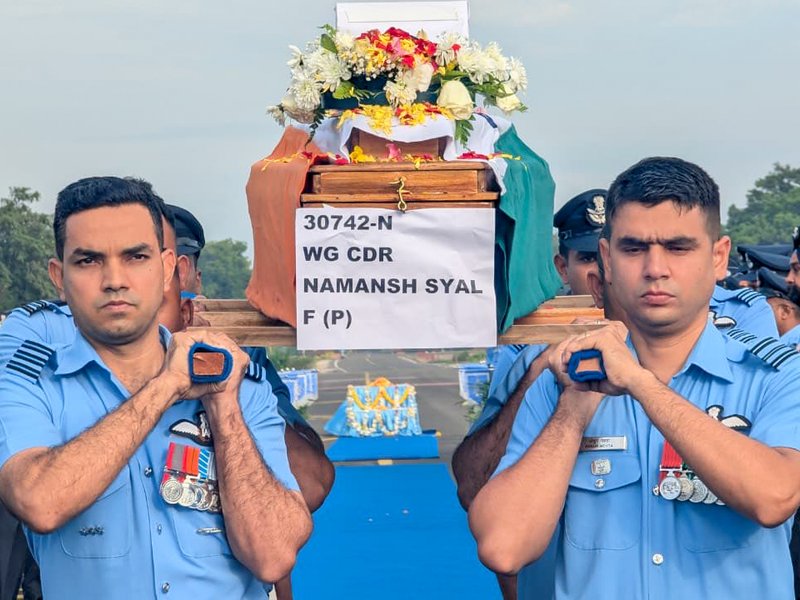 शहीद नमांश को श्रद्धांजलि देने के लिए यूएस के पायलट ने रद्द किया शो, क्रैश के बाद भी आयोजन पर जताई हैरानी