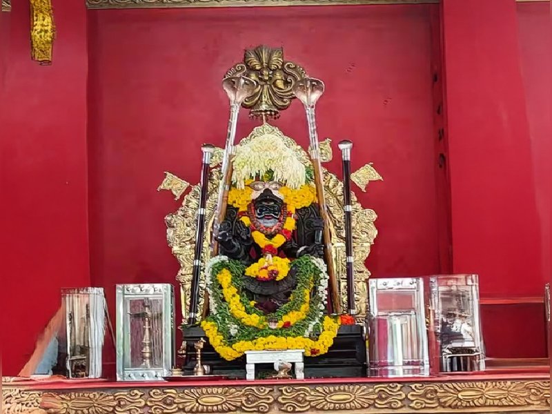 स्वामी कोरगज्जा मंदिर: न्याय के देवता के रूप में पूजे जाते हैं स्वामी कोरगज्जा, दैवीय आत्मा को प्रसन्न करने के लिए रात को होते हैं खास अनुष्ठान!