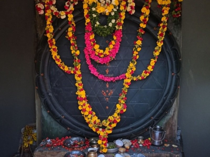 श्री चक्र मंदिर: इस मंदिर में चढ़ाया गया हर प्रसाद बनता है जरूरतमंदों का भोजन