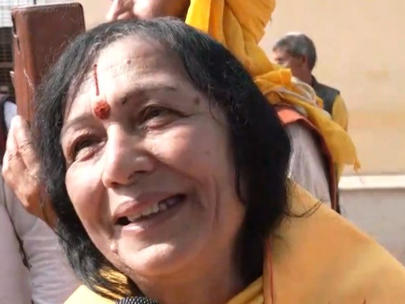 श्रीराम मंदिर में ध्‍वजारोहण, संतों ने एक स्वर में कहा- रामराज की परिकल्‍पना साकार