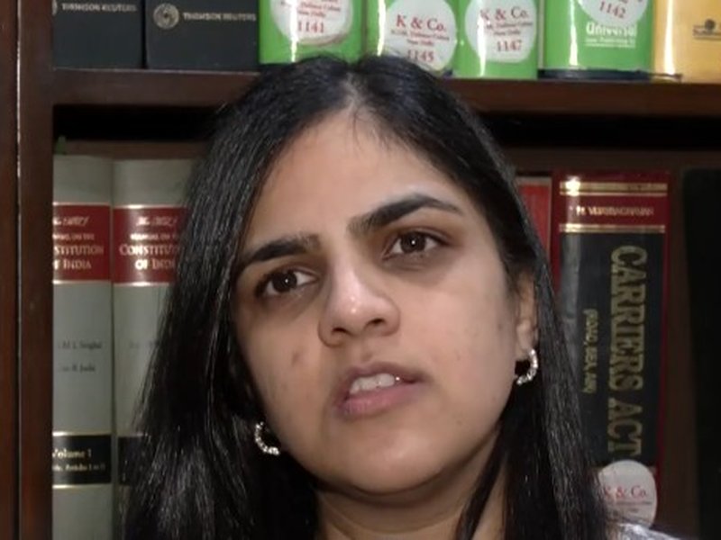 सेलिना जेटली की वकील ने दिया बयान, 'उन्हें मानसिक, शारीरिक और आर्थिक प्रताड़ना सहनी पड़ी'