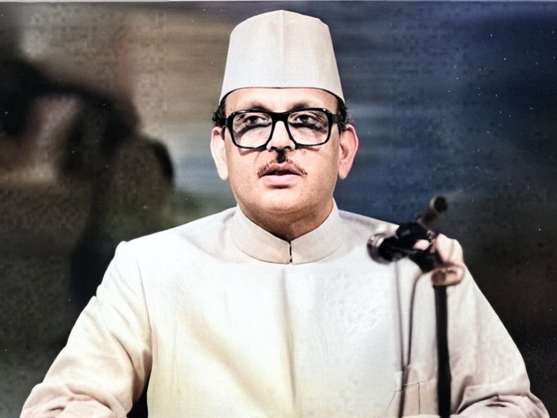 विश्वनाथ प्रताप सिंह : बोफोर्स घोटाला उजागर करने और मंडल कमीशन लागू करने वाले 'राजा साहब'