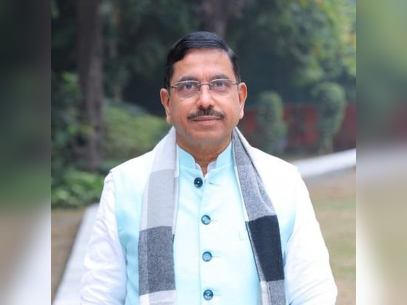 प्रधानमंत्री मोदी समेत कई कैबिनेट मंत्रियों ने प्रल्हाद जोशी को जन्मदिन की बधाई दी