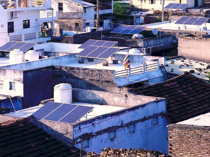 गुजरात का ऐसा गांव, जहां तीन साल से सभी घरों का बिजली बिल आ रहा शून्य पर कैसे?