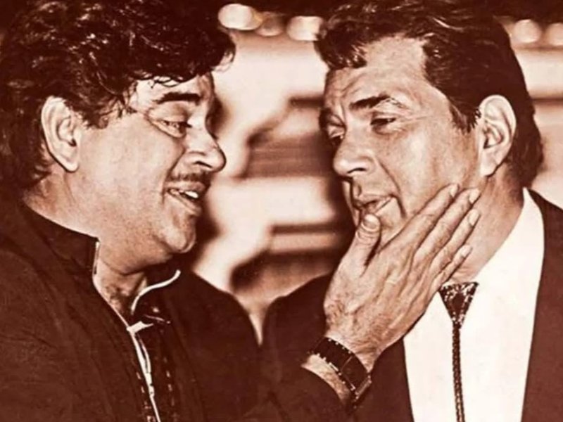 धर्मेंद्र को याद कर भावुक हुए शत्रुघ्न सिन्हा, बोले, वो हमारे दिलों में हमेशा जिंदा रहेंगे