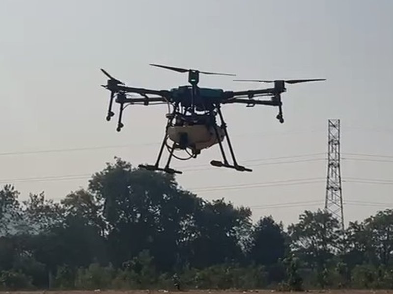 छत्तीसगढ़: ड्रोन दीदी शांति विश्वकर्मा बनीं महिला सशक्तिकरण का उदाहरण, सरकार की योजना से हुईं आत्‍मनिर्भर