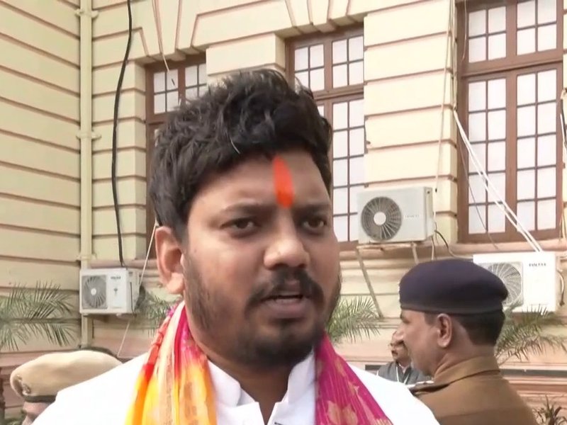 18वीं बिहार विधानसभा का पहला सत्र शुरू, नवनिर्वाचित विधायकों ने विकास के संकल्प दोहराए