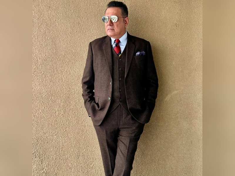 बेकरी से बॉलीवुड तक: चिप्स बेचते-बेचते बोमन ईरानी ने बनाई बॉलीवुड स्टार्स के बीच अपनी जगह