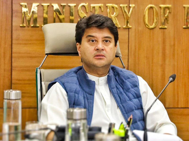 संचार साथी ऐप अनिवार्य नहीं, यूजर्स आसानी से मोबाइल से कर सकते हैं डिलीट : ज्योतिरादित्य सिंधिया 