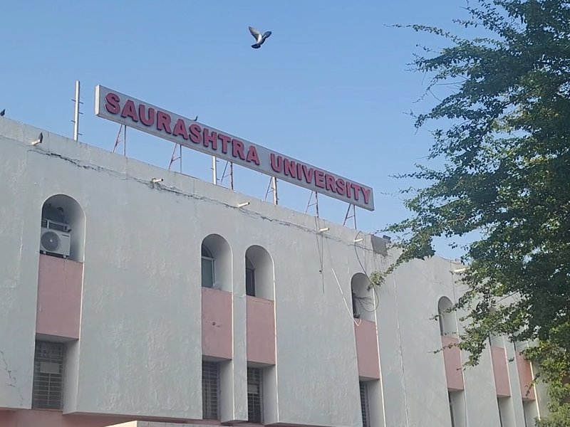 राजकोट: सौराष्ट्र यूनिवर्सिटी ने विकसित किया 'नोमोफोबिया' की पहचान करने वाला नया मनोवैज्ञानिक टेस्ट