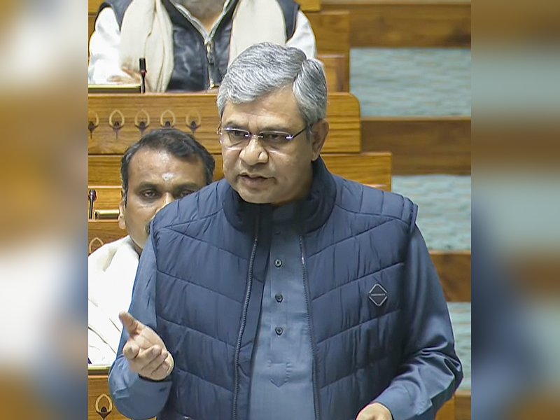 रेलवे ने दो वर्षों में 1,20,579 भर्तियां निकाली, 11 वर्षों में 5.08 लाख नौकरियां प्रदान कीं :अश्विनी वैष्णव