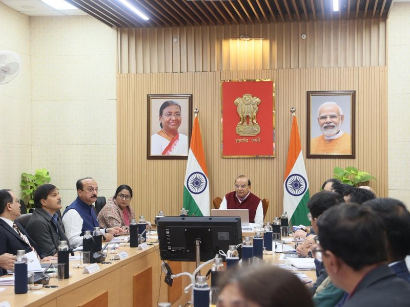 एलजी-सीएम बैठक में सख्त निर्देश, दिल्ली में धूल और कचरे पर शिकंजा, लापरवाही पर कार्रवाई