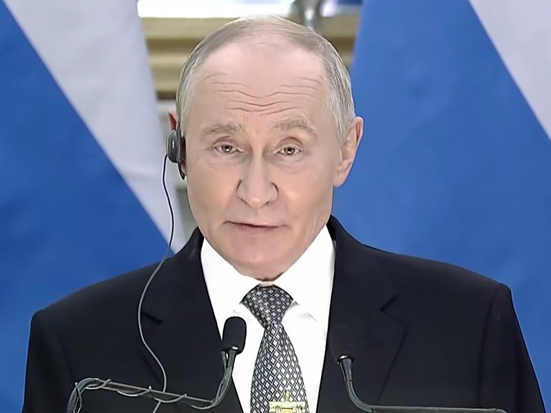 जेलेंस्की और ट्रंप की मुलाकात से पहले कीव पर रूस का बड़ा हमला, क्या अपनी स्थिति मजबूत कर रहे हैं पुतिन?