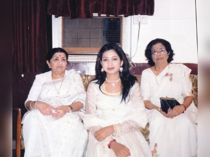 Shreya Ghoshal recalls fondest memory of meeting Lata Mangeshkar: ‘Goddess in white saree’