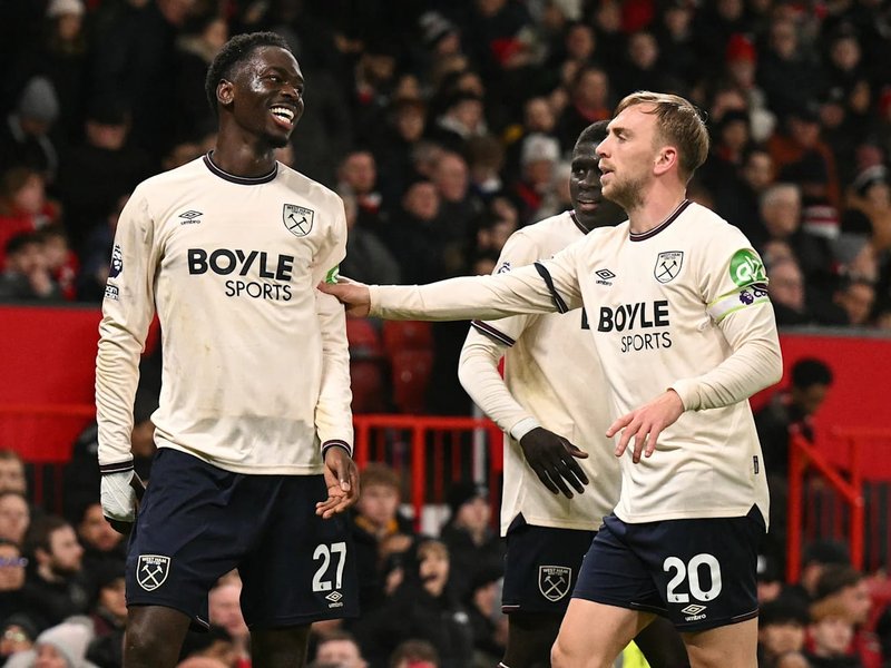 Premier League: Late Magassa goal helps West Ham hold Man Utd to 1-1 draw