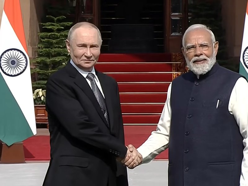PM Modi, Russian President Putin hold talks at Hyderabad House 