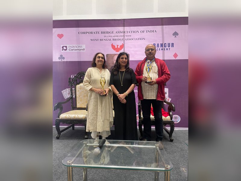 Usha Kabra & Gopinath Manna win Phoenix Mixed Pairs title in the 67th Ashok Ruia Memorial Winter National Bridge Championship at the Biswa Bangla Convention Centre in New Town in Kolkata.  Photo credit: Bridge Association of India