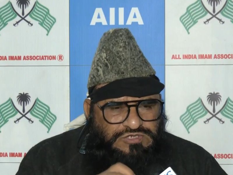 Muslim clerics hit out at Cong's Hussain Dalwai for criticising PM's Bhagavad Gita gift to Putin