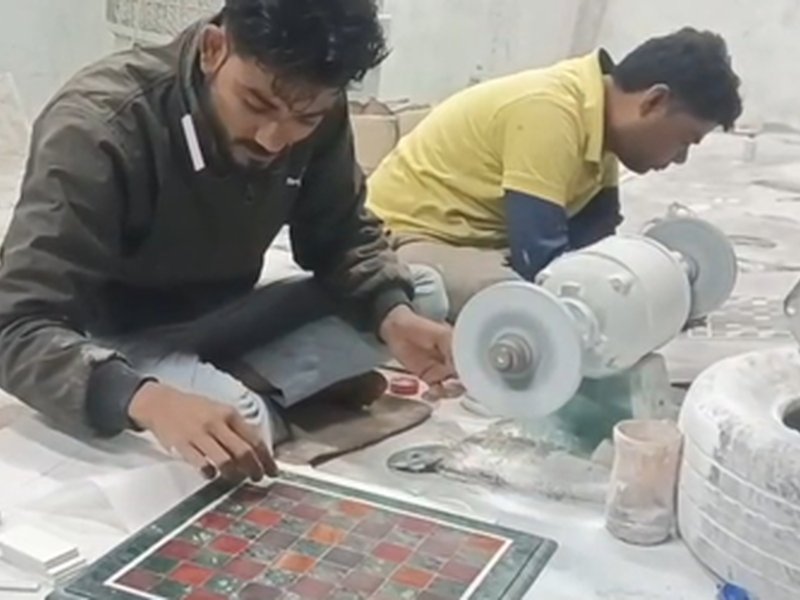 प्रधानमंत्री मोदी ने दोस्त पुतिन को दिया मार्बल का शतरंज, हैंडीक्राफ्ट कारोबारियों में खुशी की लहर 