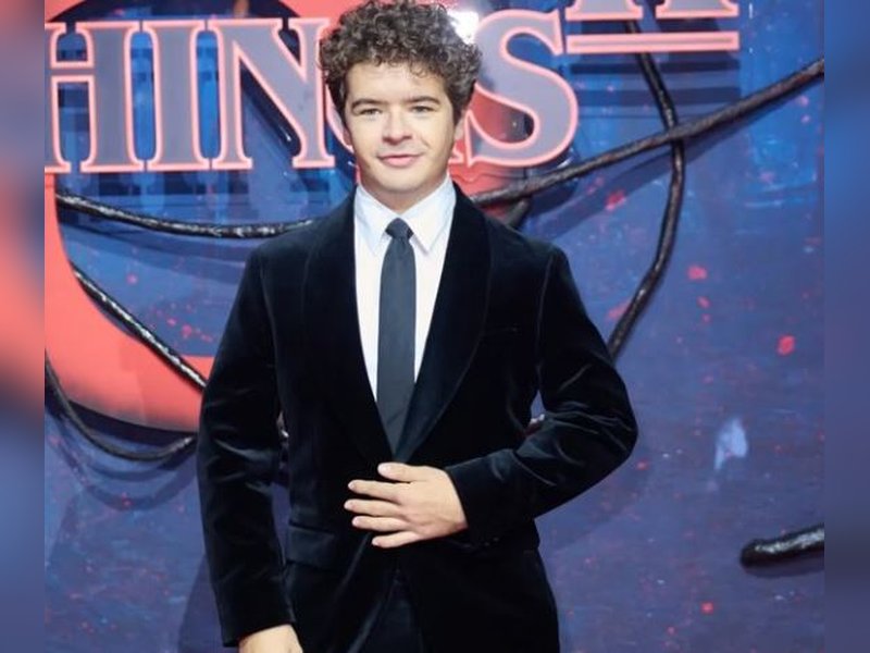 Gaten Matarazzo reveals which 'Stranger Things' co-stars he constantly keeps texting