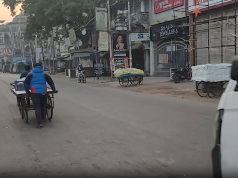 उत्तर प्रदेश: प्रयागराज समेत कई जिलो में शीतलहर का प्रकोप तेज, तापमान में लगातार गिरावट