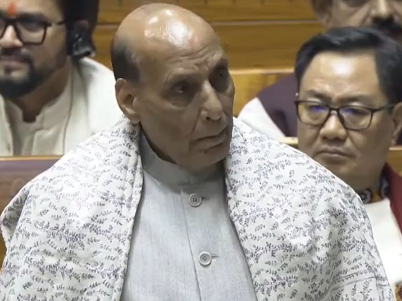 'वंदे मातरम' के साथ हुए राजनीतिक छल और अन्याय के बारे में सभी पीढ़ियों को जानना चाहिए : राजनाथ सिंह