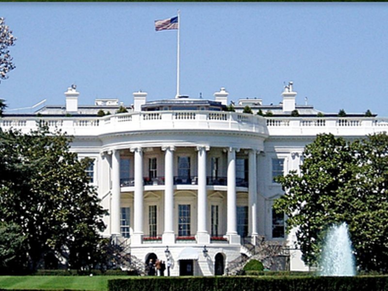 US gas prices hit multi-year low as White House cites economic gains