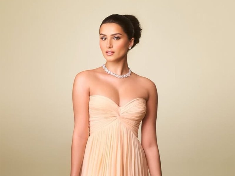 Tara Sutaria channels Jennifer Lopez with ode to iconic ‘Maid in Manhattan’ ensemble