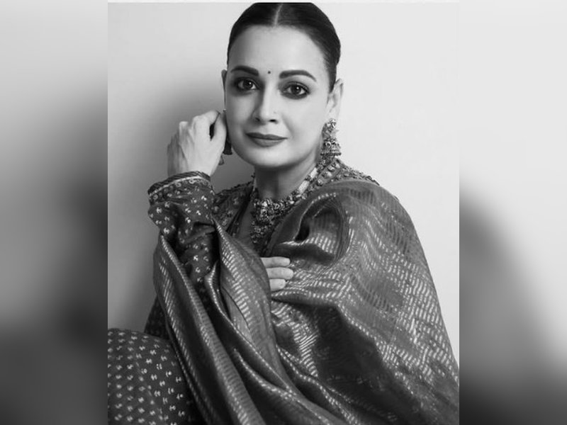 Kareena Kapoor sends love & happiness to Dia Mirza on her birthday 