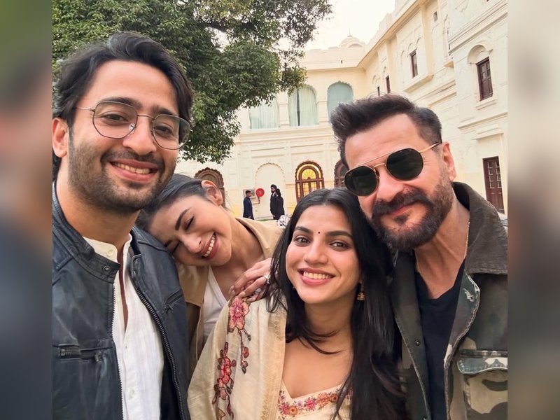 Shaheer Sheikh shares happy moments in great company with Mouni Roy and Sanjay Kapoor
