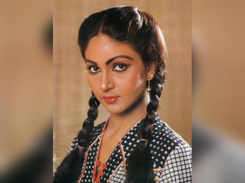 'स्वर्ग से उतरी अप्सरा' रति अग्निहोत्री ने बॉलीवुड में जमाई अपनी धाक, हर भूमिका को अपनी मेहनत से बनाया खास