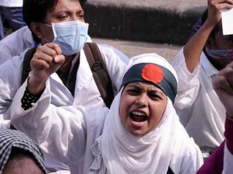 Bangladesh health workers’ protest disrupts services as demands intensify