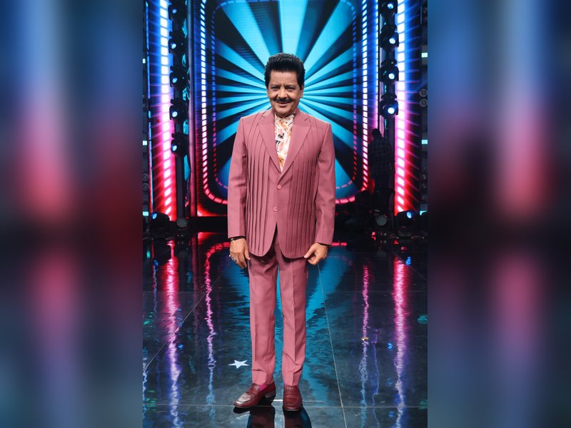Udit Narayan & Kavita Krishnamurthy reunite on Indian Idol 16, take viewers on a nostalgia spree